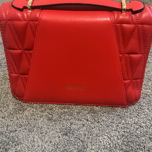 NWOT Red quilted Women's Bag - Picture 2 of 12